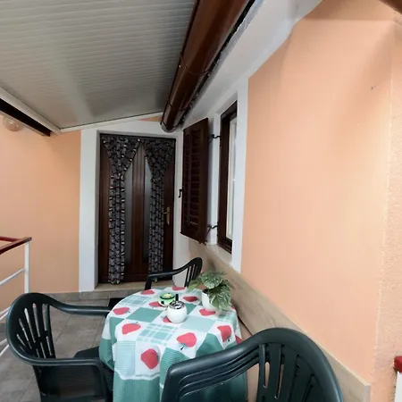 Lori App Apartment *